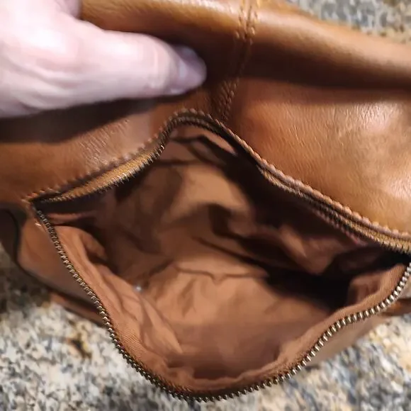 Genuine Leather Brown Shoulder Bag with Zipper Pocket - Picture 10 of 16